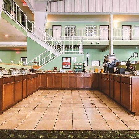 Sky-Palace Inn & Suites Mccook Εξωτερικό φωτογραφία