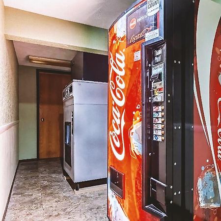 Sky-Palace Inn & Suites Mccook Εξωτερικό φωτογραφία