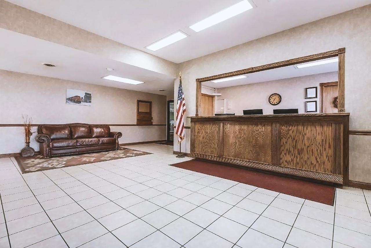 Sky-Palace Inn & Suites Mccook Εξωτερικό φωτογραφία