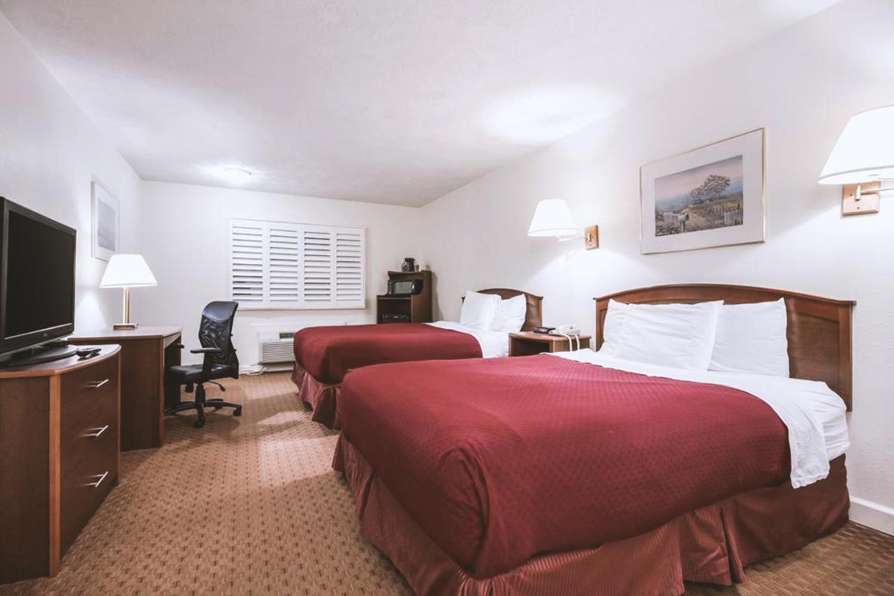 Sky-Palace Inn & Suites Mccook Εξωτερικό φωτογραφία
