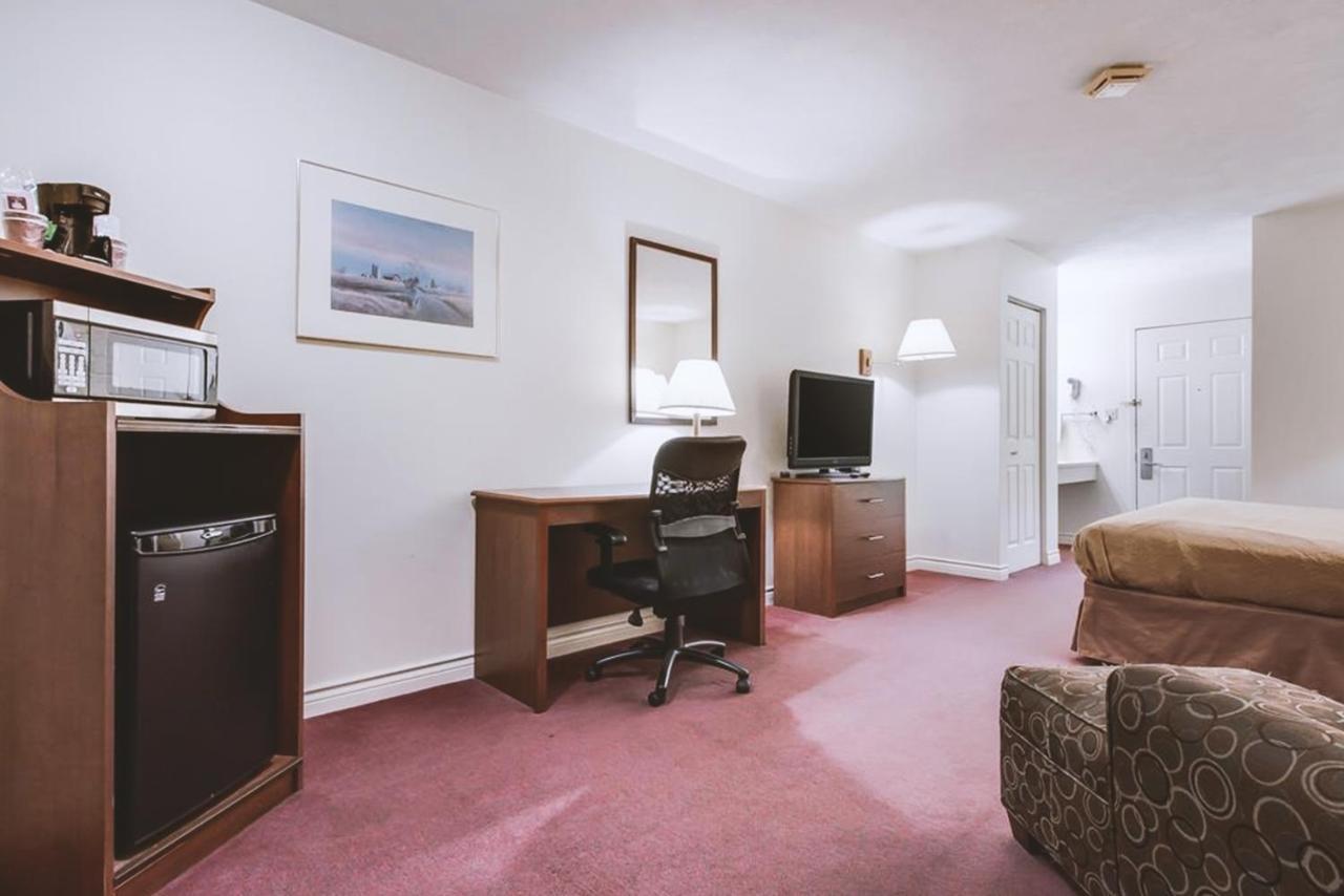 Sky-Palace Inn & Suites Mccook Εξωτερικό φωτογραφία