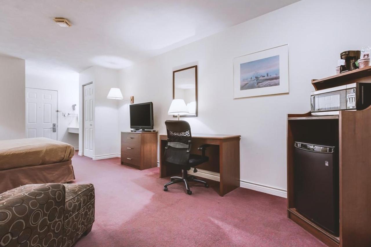 Sky-Palace Inn & Suites Mccook Εξωτερικό φωτογραφία