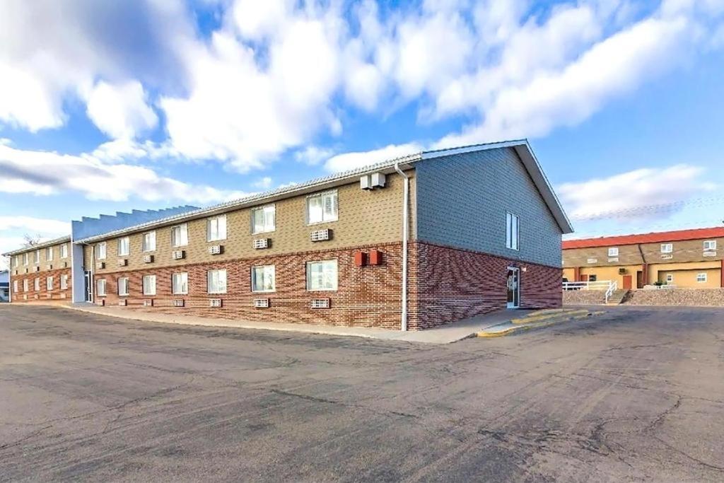 Sky-Palace Inn & Suites Mccook Εξωτερικό φωτογραφία